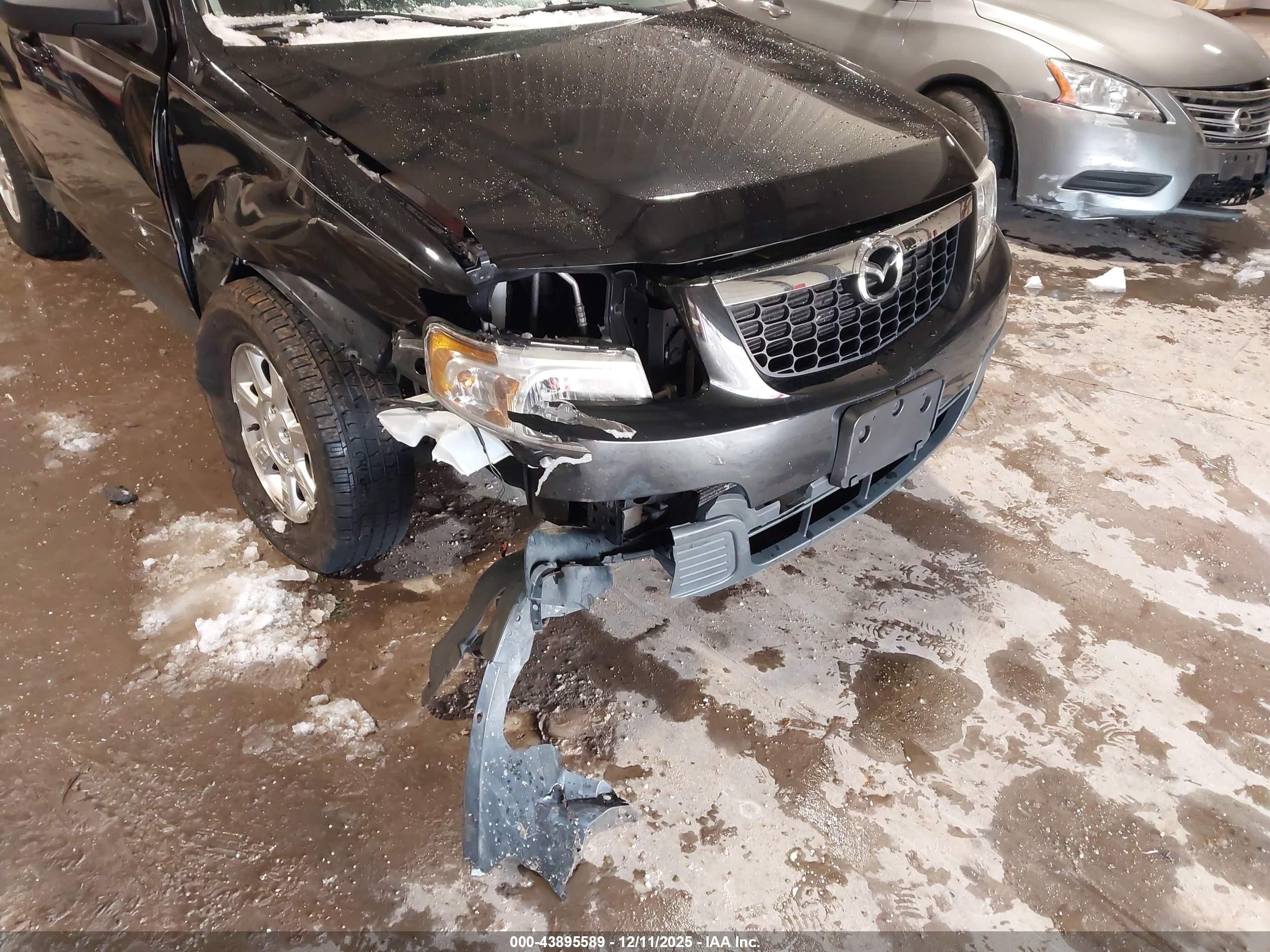 2011 Mazda Tribute I Sport Черный vin: 4F2CY0C75BKM06748