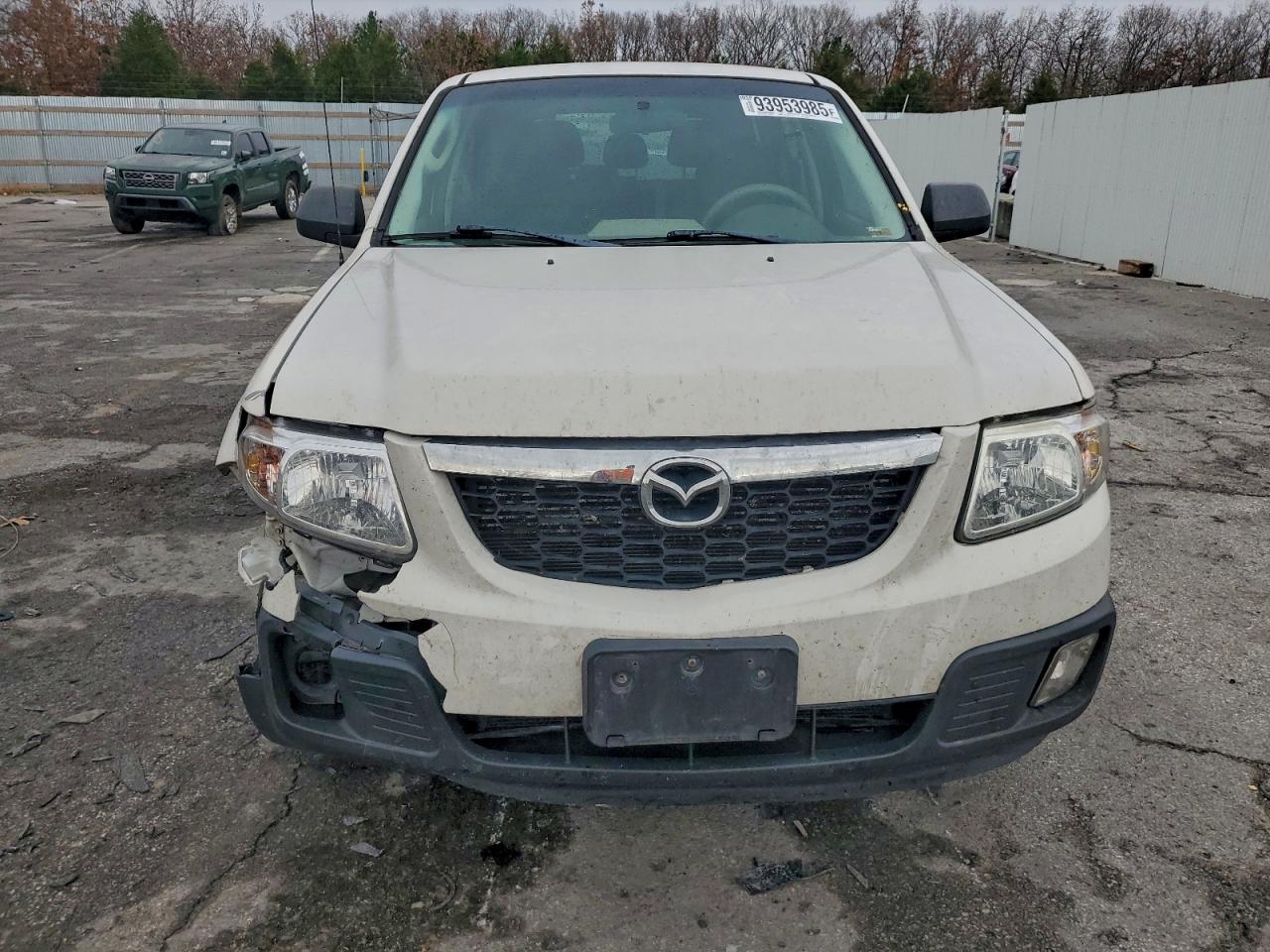 2011 Mazda Tribute I White vin: 4F2CY0C76BKM04927