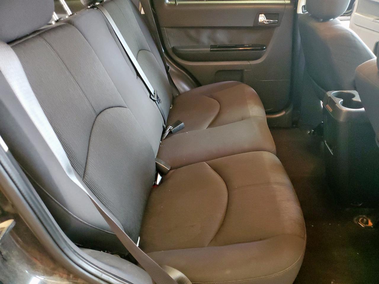 2011 Mazda Tribute I Черный vin: 4F2CY0C76BKM07102