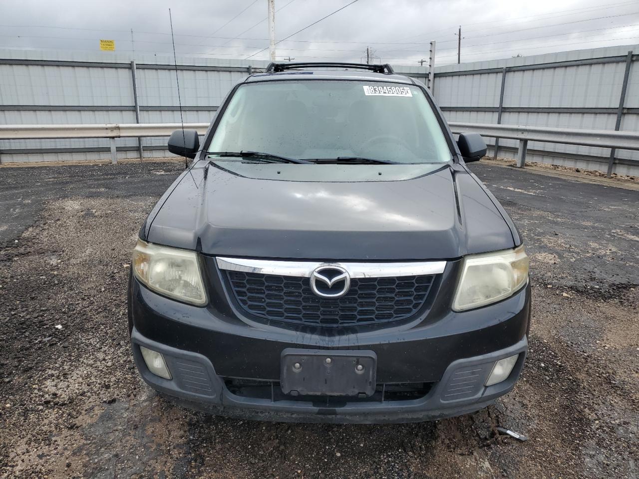 2011 Mazda Tribute I Черный vin: 4F2CY0C76BKM07102 Damage: Hood, Chipped, 4