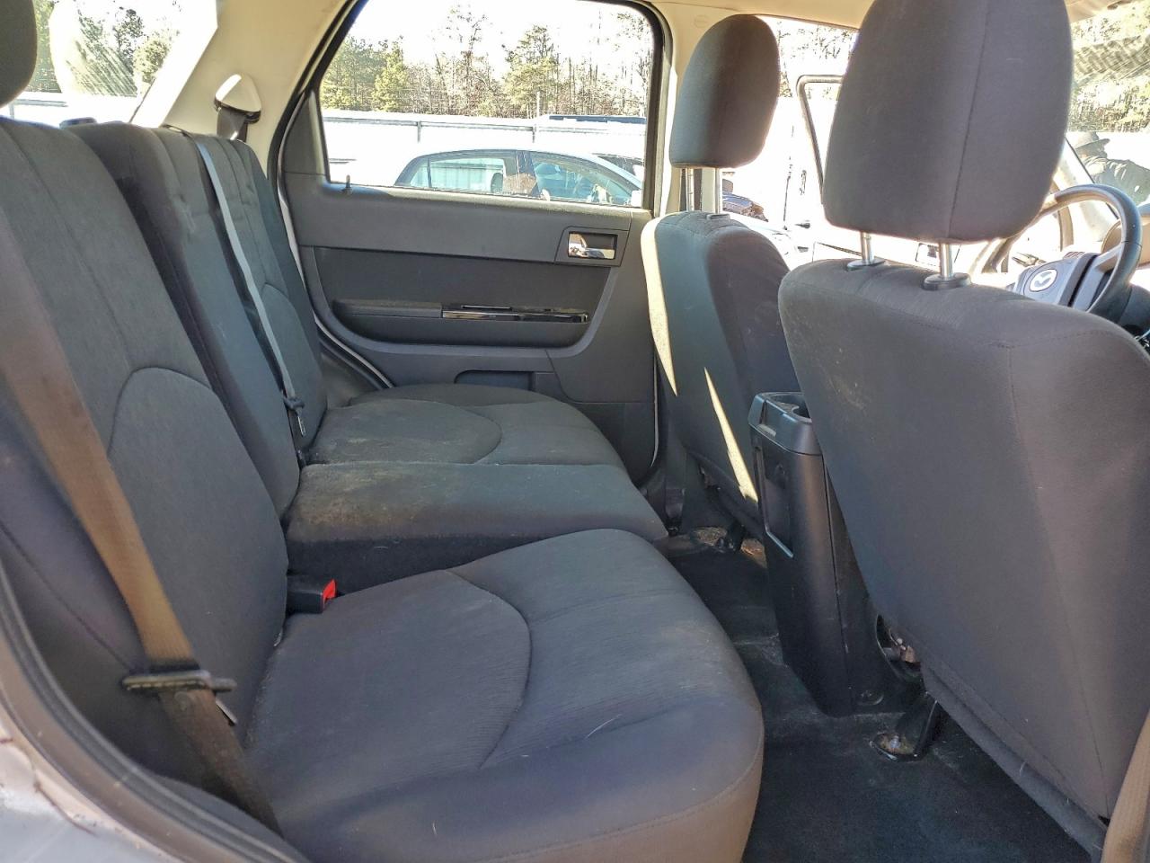 2011 Mazda Tribute I Silver vin: 4F2CY0C77BKM05360