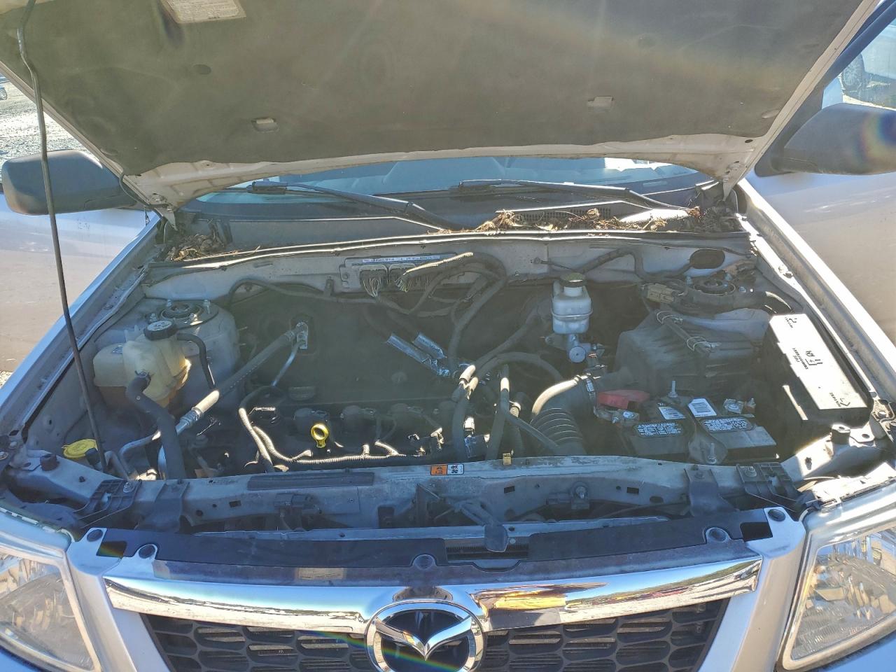 2011 Mazda Tribute I Silver vin: 4F2CY0C77BKM05360