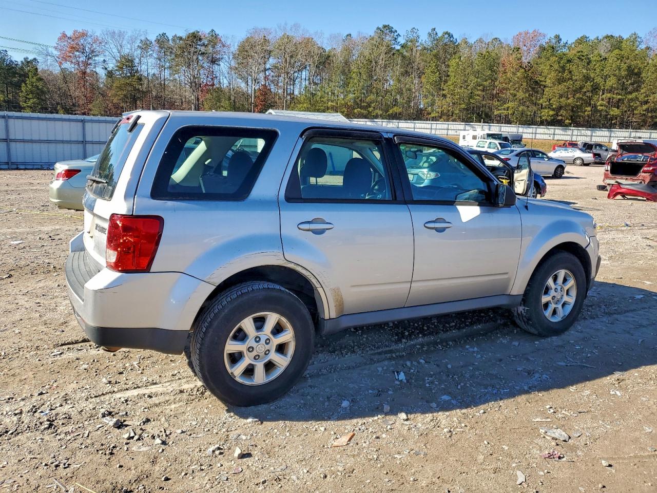 2011 Mazda Tribute I Silver vin: 4F2CY0C77BKM05360