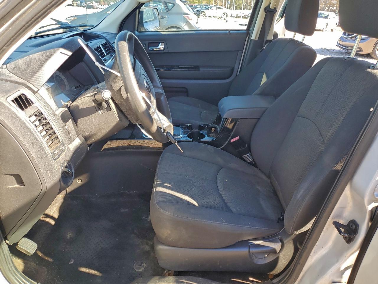 2011 Mazda Tribute I Silver vin: 4F2CY0C77BKM05360
