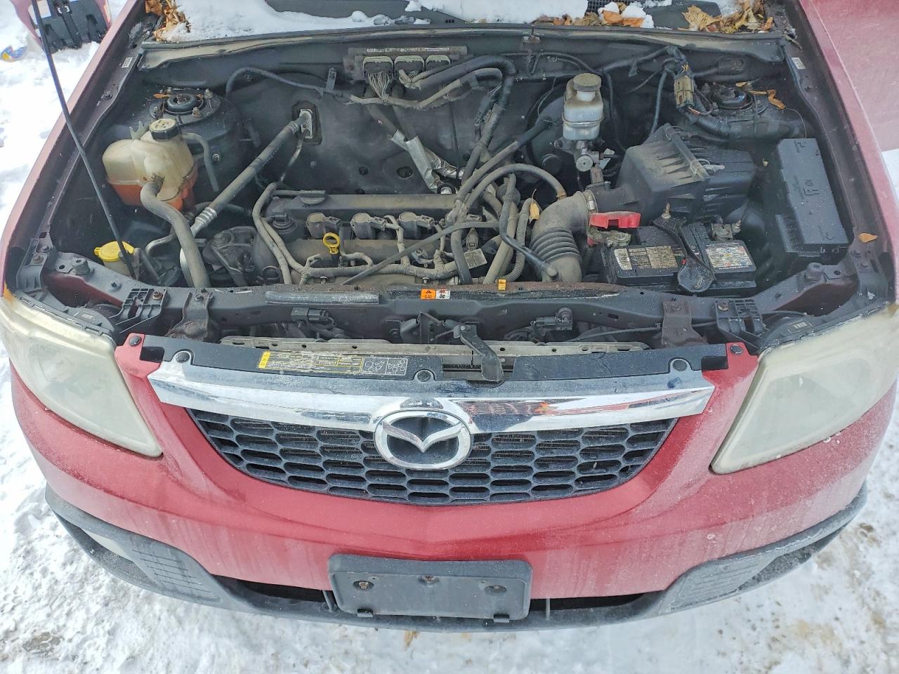 2011 Mazda Tribute I Красный vin: 4F2CY0C78BKM03228