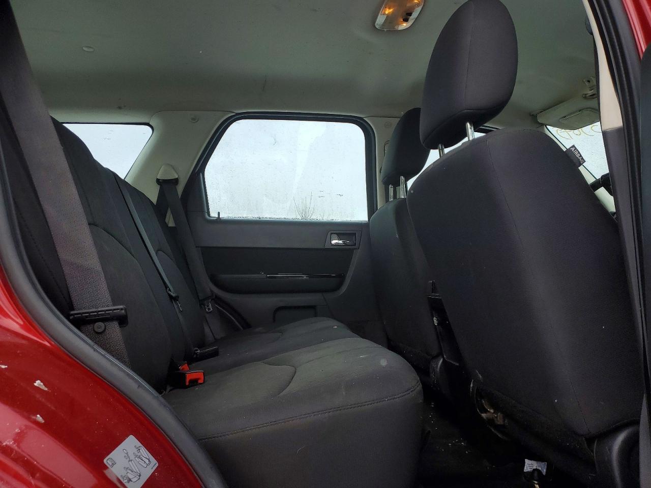 2011 Mazda Tribute I Красный vin: 4F2CY0C78BKM03228