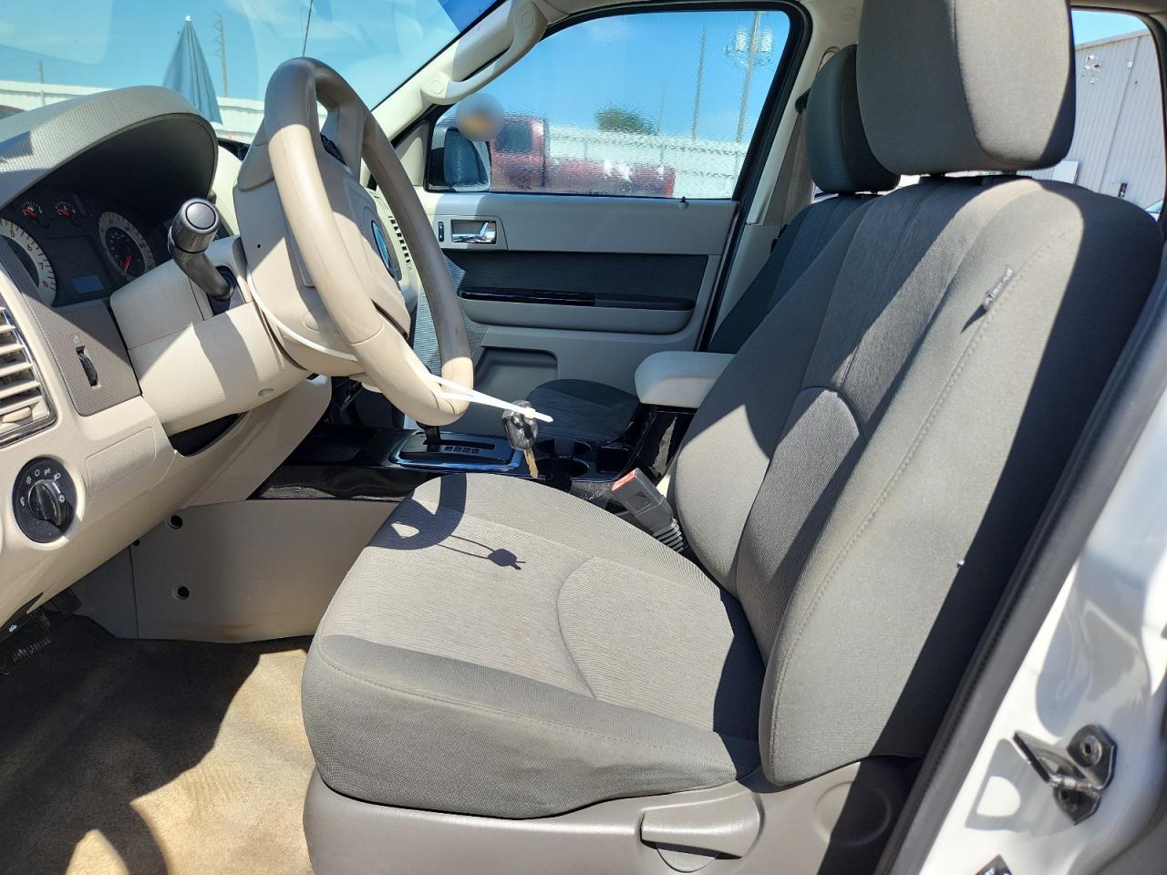 2011 Mazda Tribute I White vin: 4F2CY0C78BKM07277