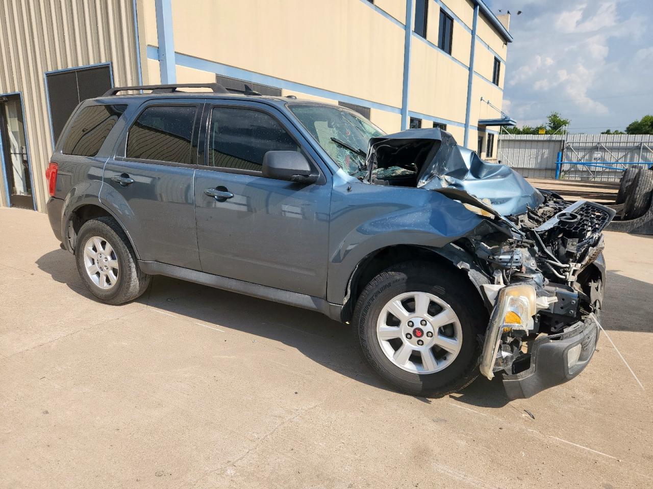 2011 Mazda Tribute I Blue vin: 4F2CY0C79BKM00869