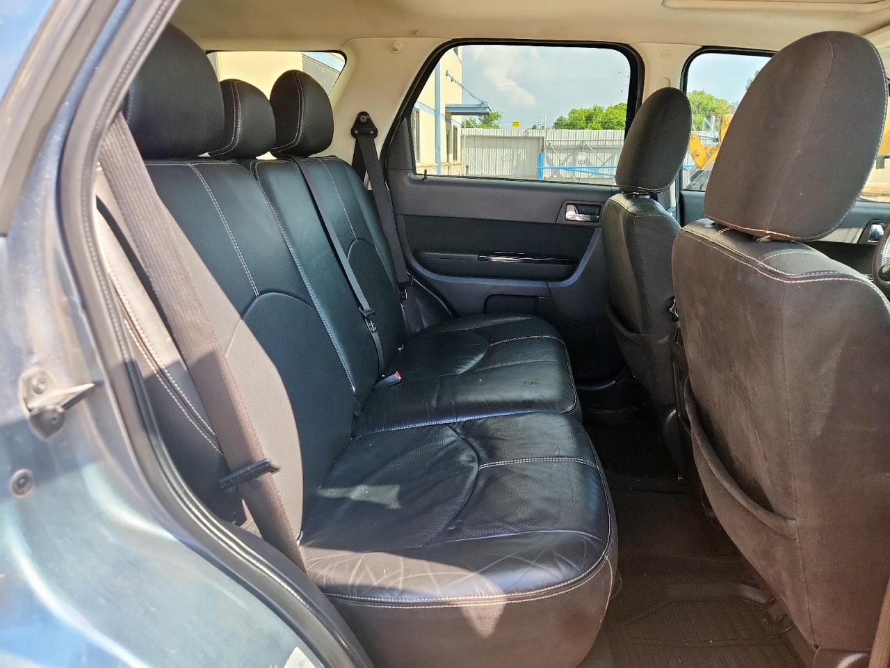 2011 Mazda Tribute I Blue vin: 4F2CY0C79BKM00869