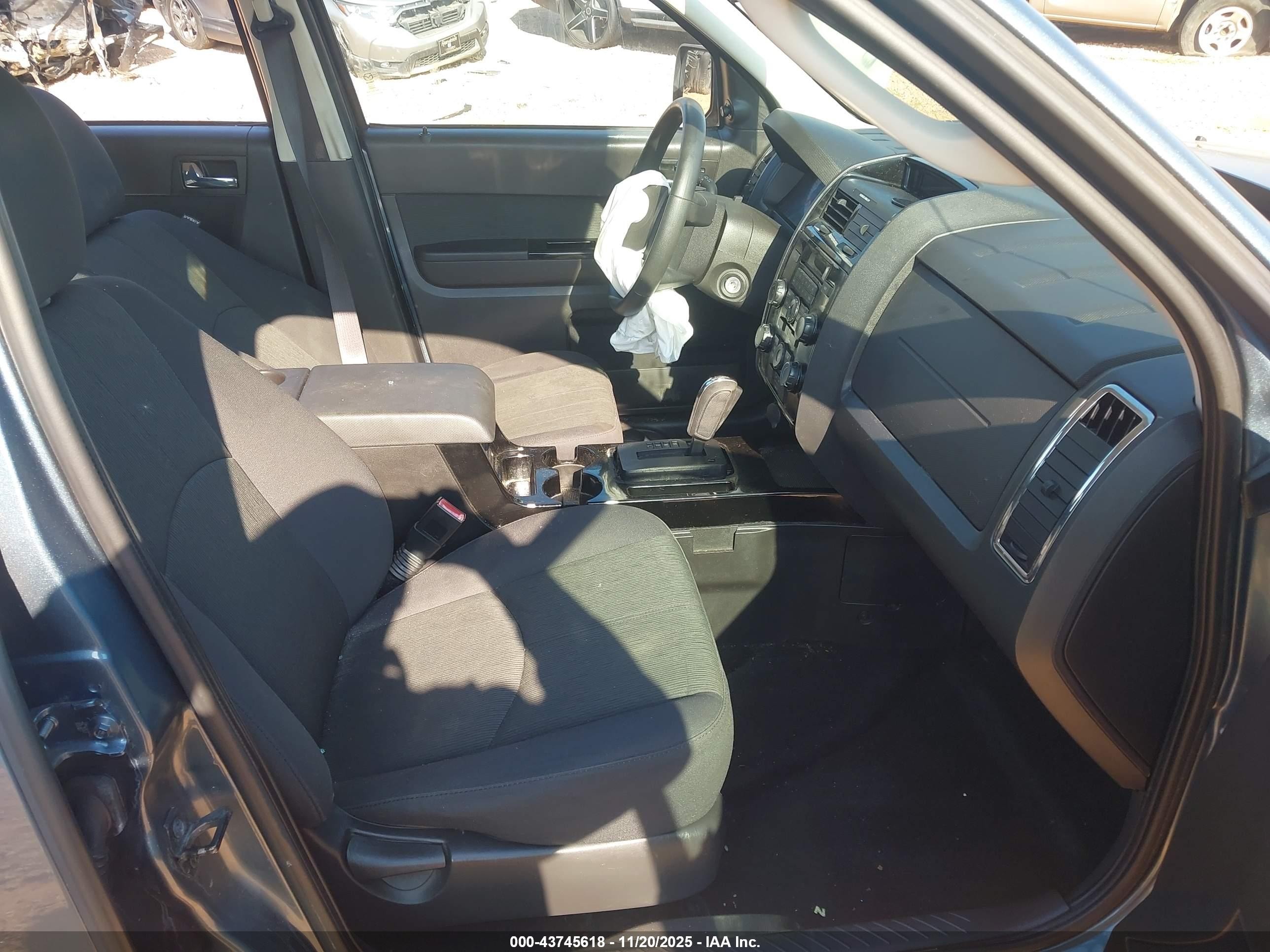 2011 Mazda Tribute I Sport Gray vin: 4F2CY0C79BKM03304