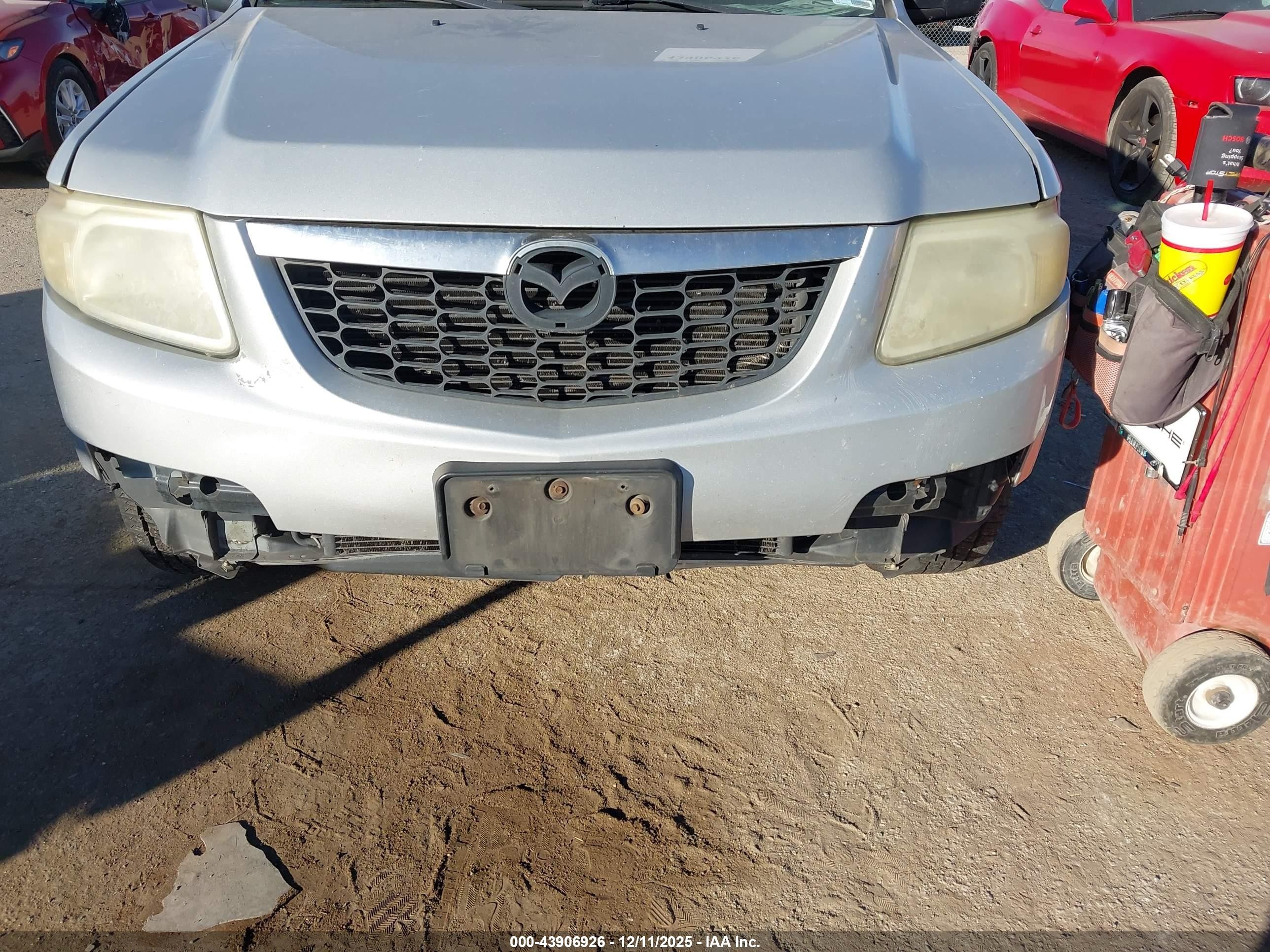 2011 Mazda Tribute I Sport Серебряный vin: 4F2CY0C79BKM05327