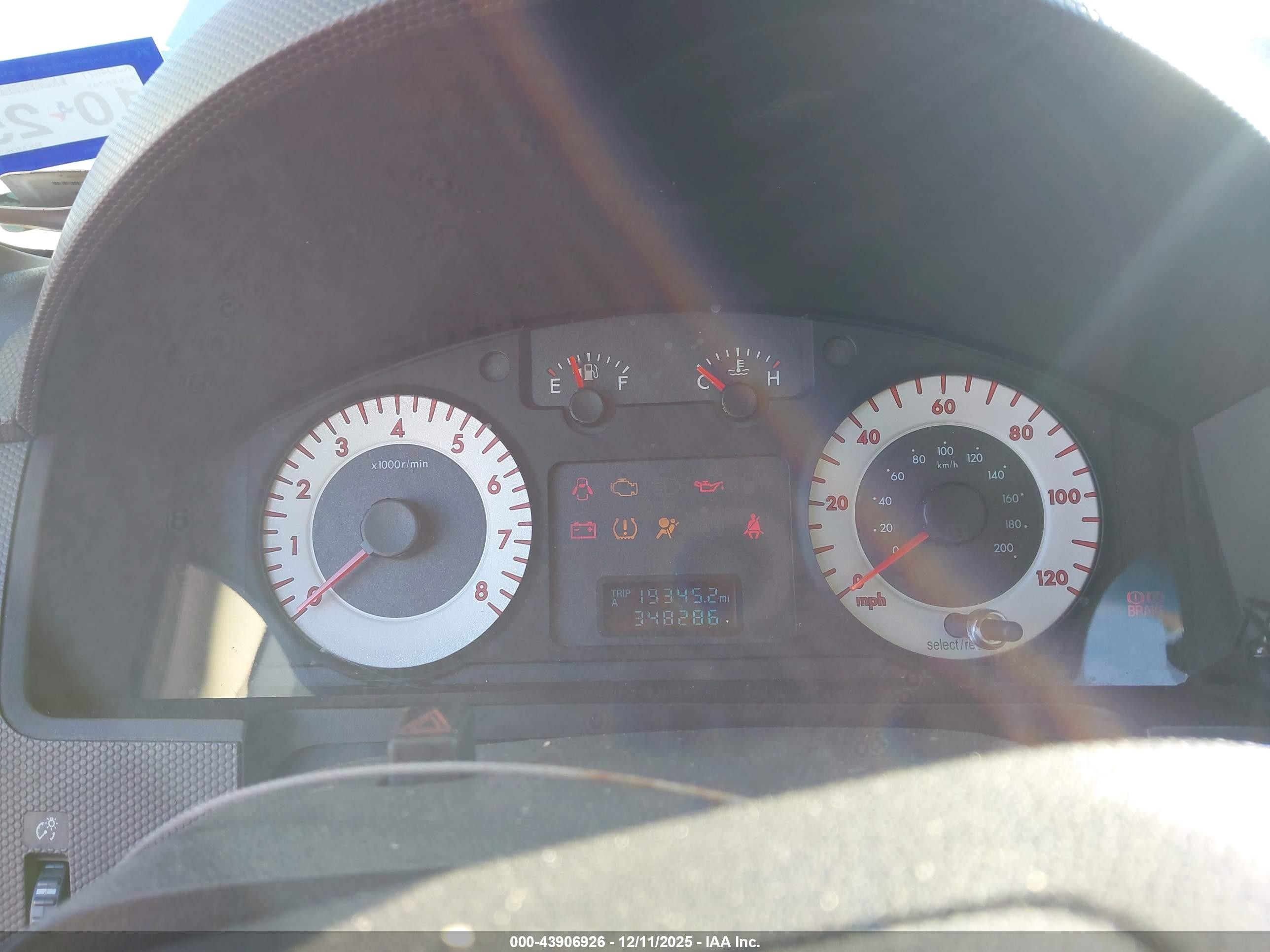 2011 Mazda Tribute I Sport Серебряный vin: 4F2CY0C79BKM05327