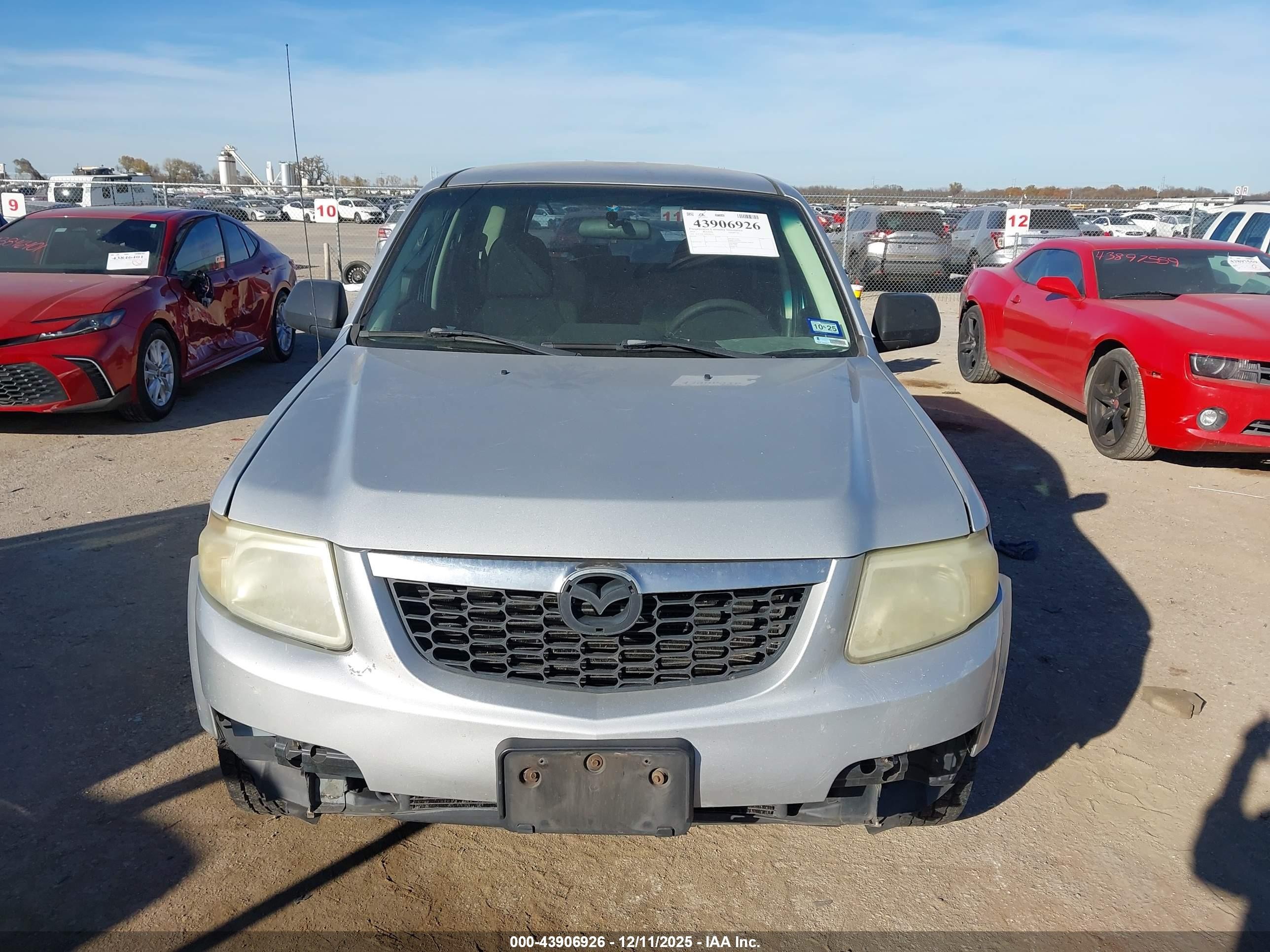 2011 Mazda Tribute I Sport Серебряный vin: 4F2CY0C79BKM05327
