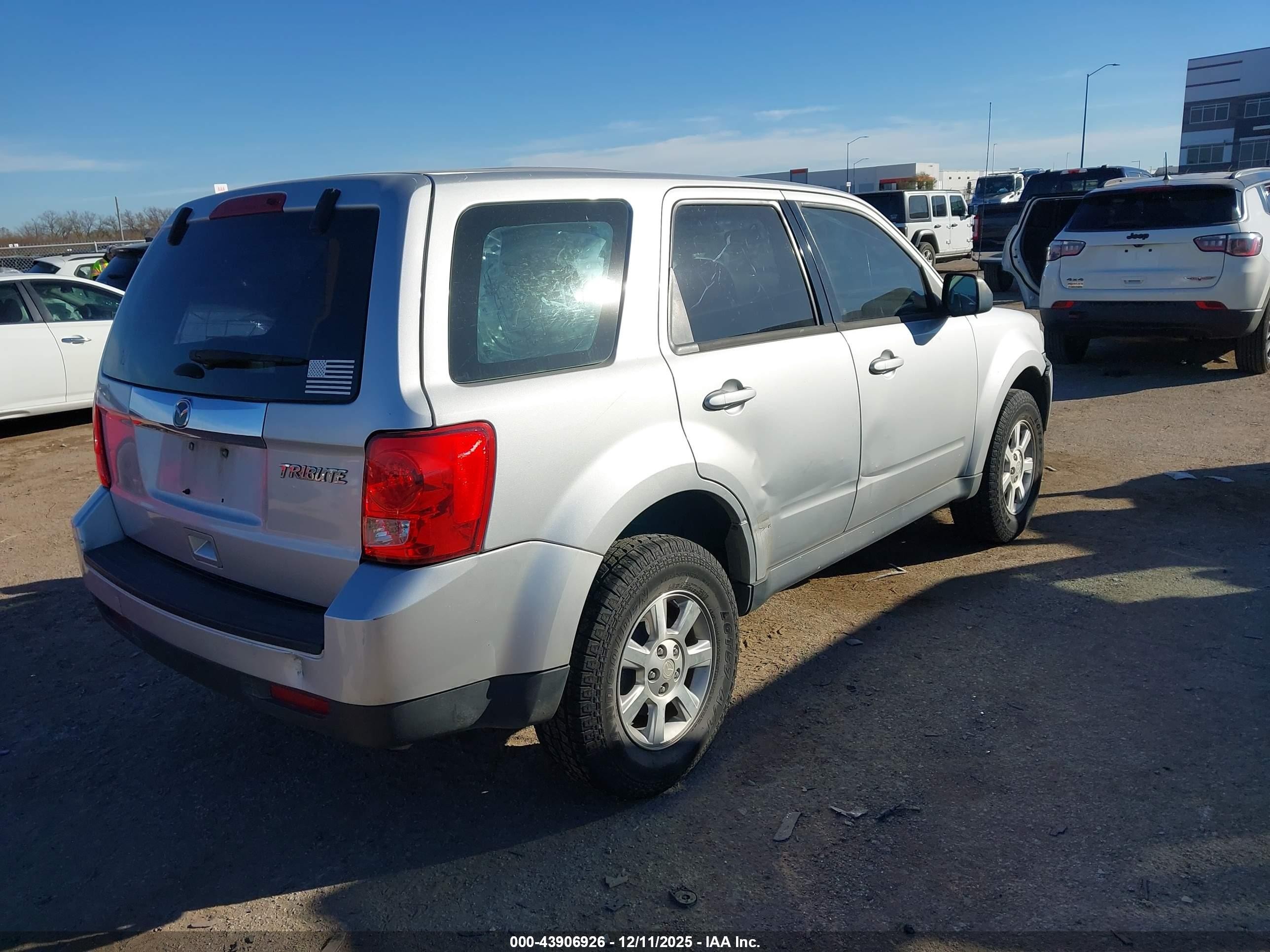 2011 Mazda Tribute I Sport Серебряный vin: 4F2CY0C79BKM05327