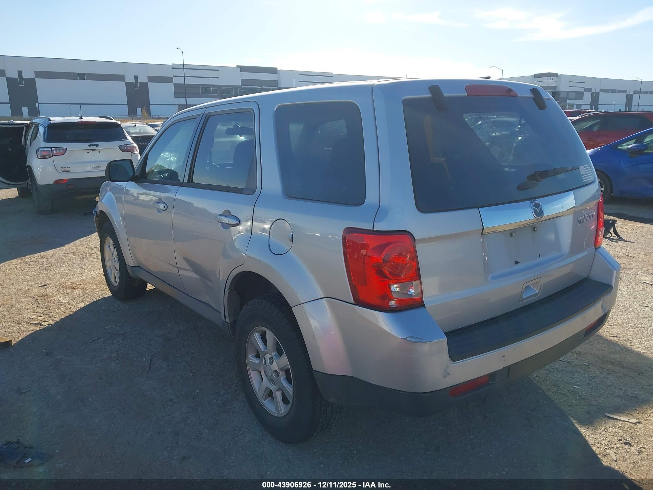 2011 Mazda Tribute I Sport Серебряный vin: 4F2CY0C79BKM05327