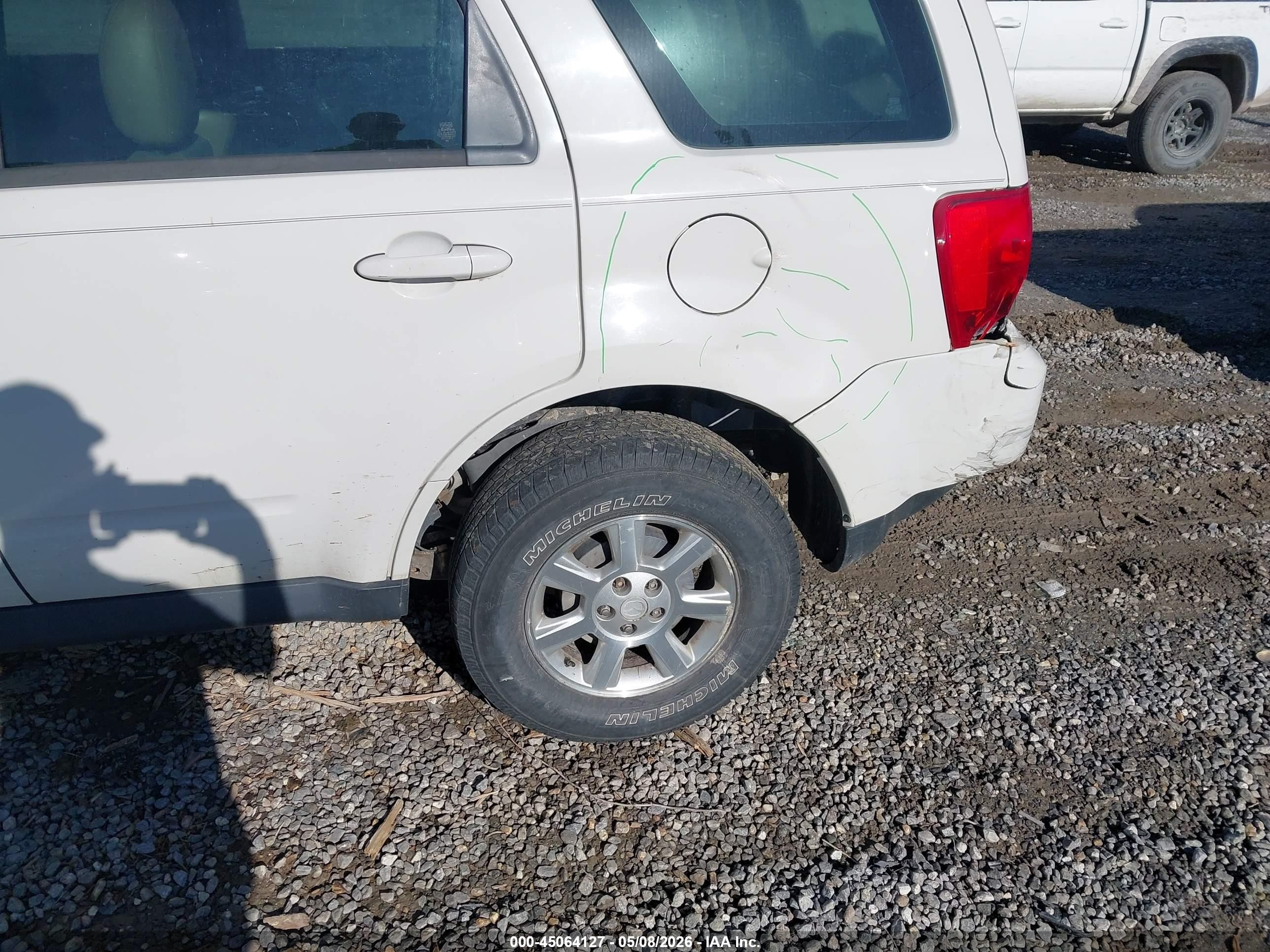 2010 Mazda Tribute I Sport White vin: 4F2CY0C7XAKM08526