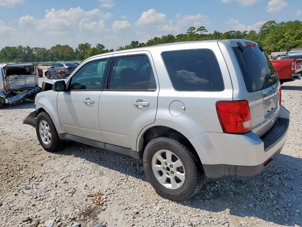 2011 Mazda Tribute I Silver vin: 4F2CY0C7XBKM03327