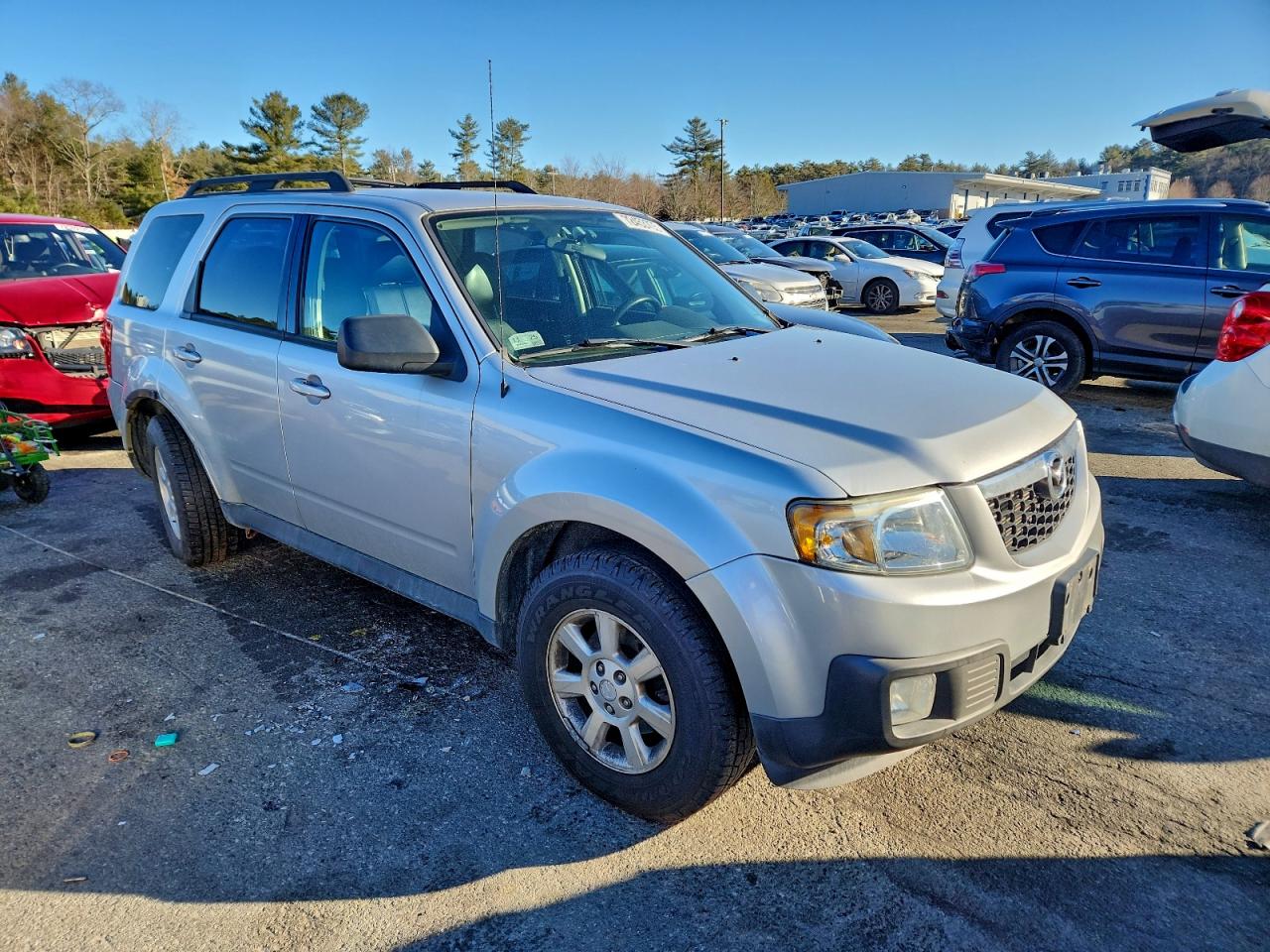 2011 Mazda Tribute I Silver vin: 4F2CY9C72BKM00734