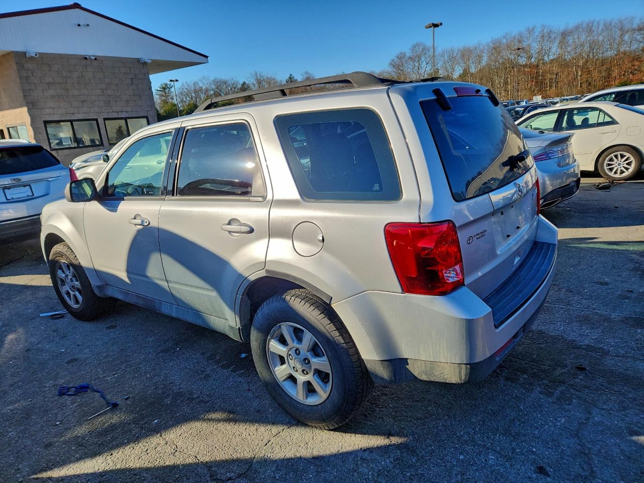 2011 Mazda Tribute I Silver vin: 4F2CY9C72BKM00734
