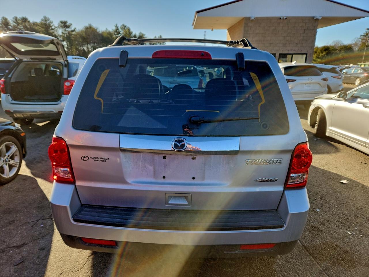 2011 Mazda Tribute I Silver vin: 4F2CY9C72BKM00734