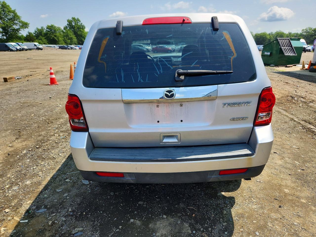 2011 Mazda Tribute I Серебряный vin: 4F2CY9C72BKM01057
