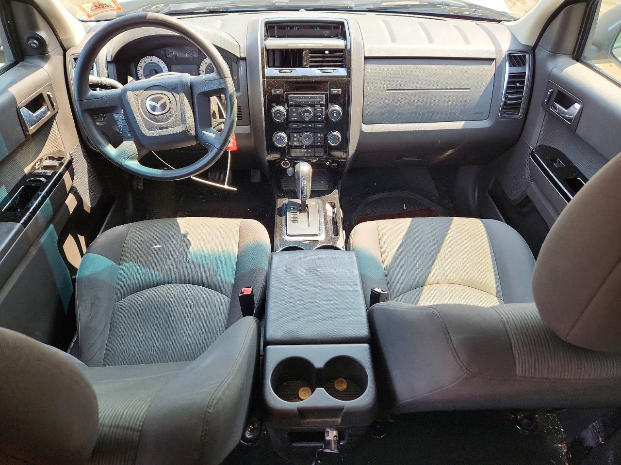 2011 Mazda Tribute I Серебряный vin: 4F2CY9C72BKM01057
