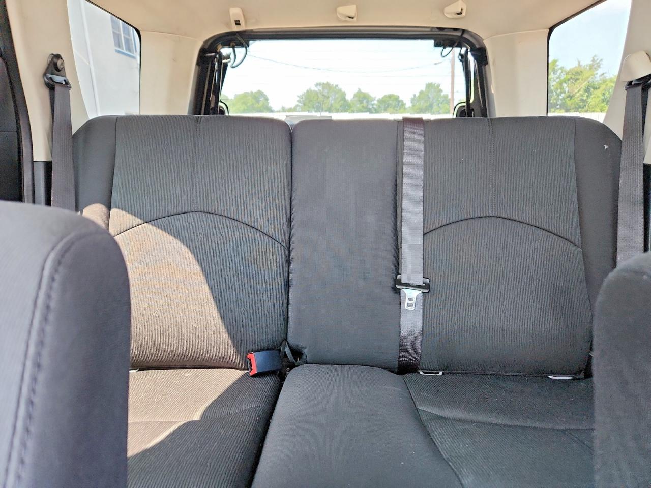 2011 Mazda Tribute I Серебряный vin: 4F2CY9C72BKM01057