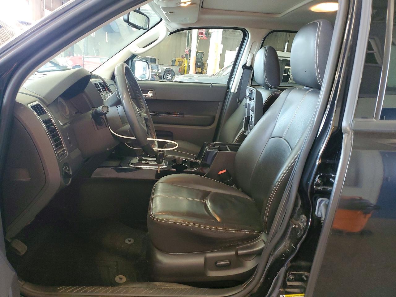 2011 Mazda Tribute I Черный vin: 4F2CY9C74BKM06888