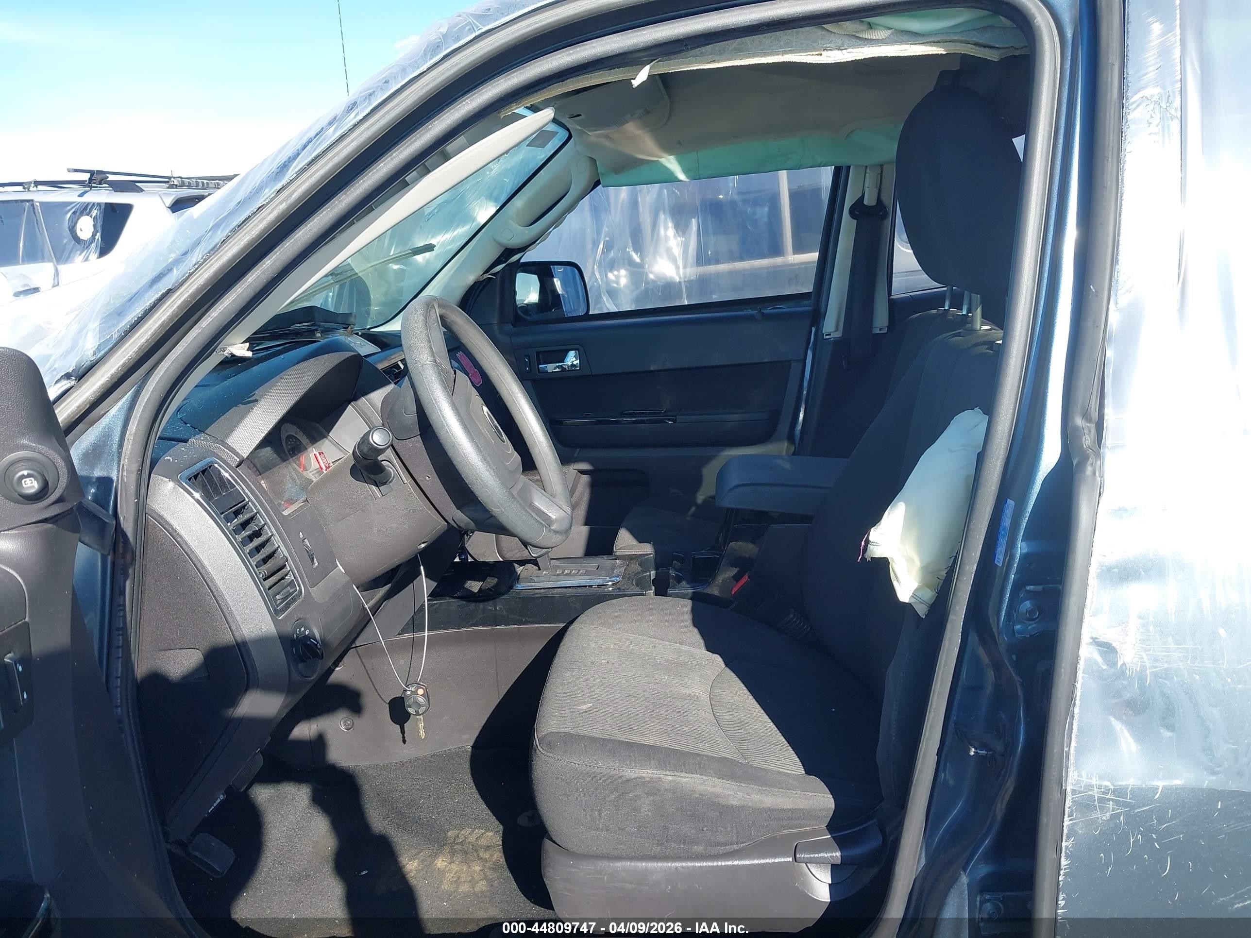 2011 Mazda Tribute   Blue vin: 4F2CY9C74BKM07457