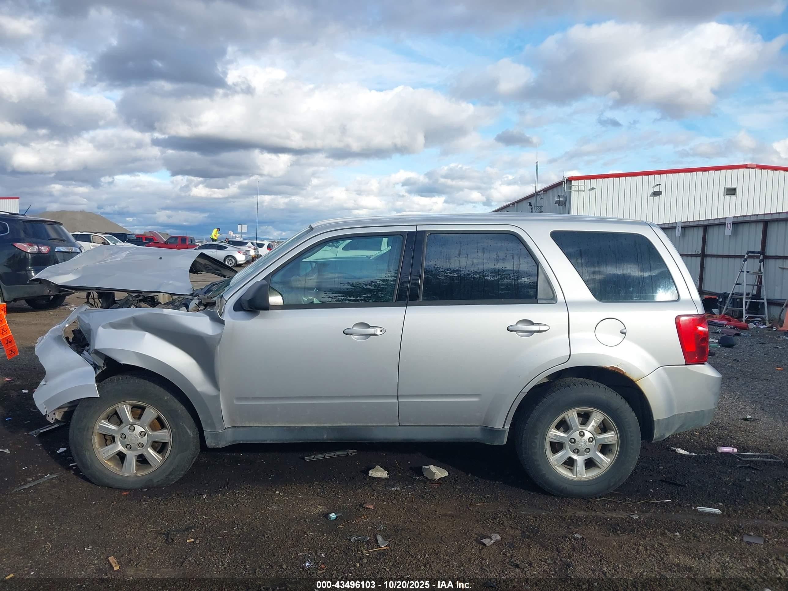 2011 Mazda Tribute I Sport Silver vin: 4F2CY9C75BKM03501