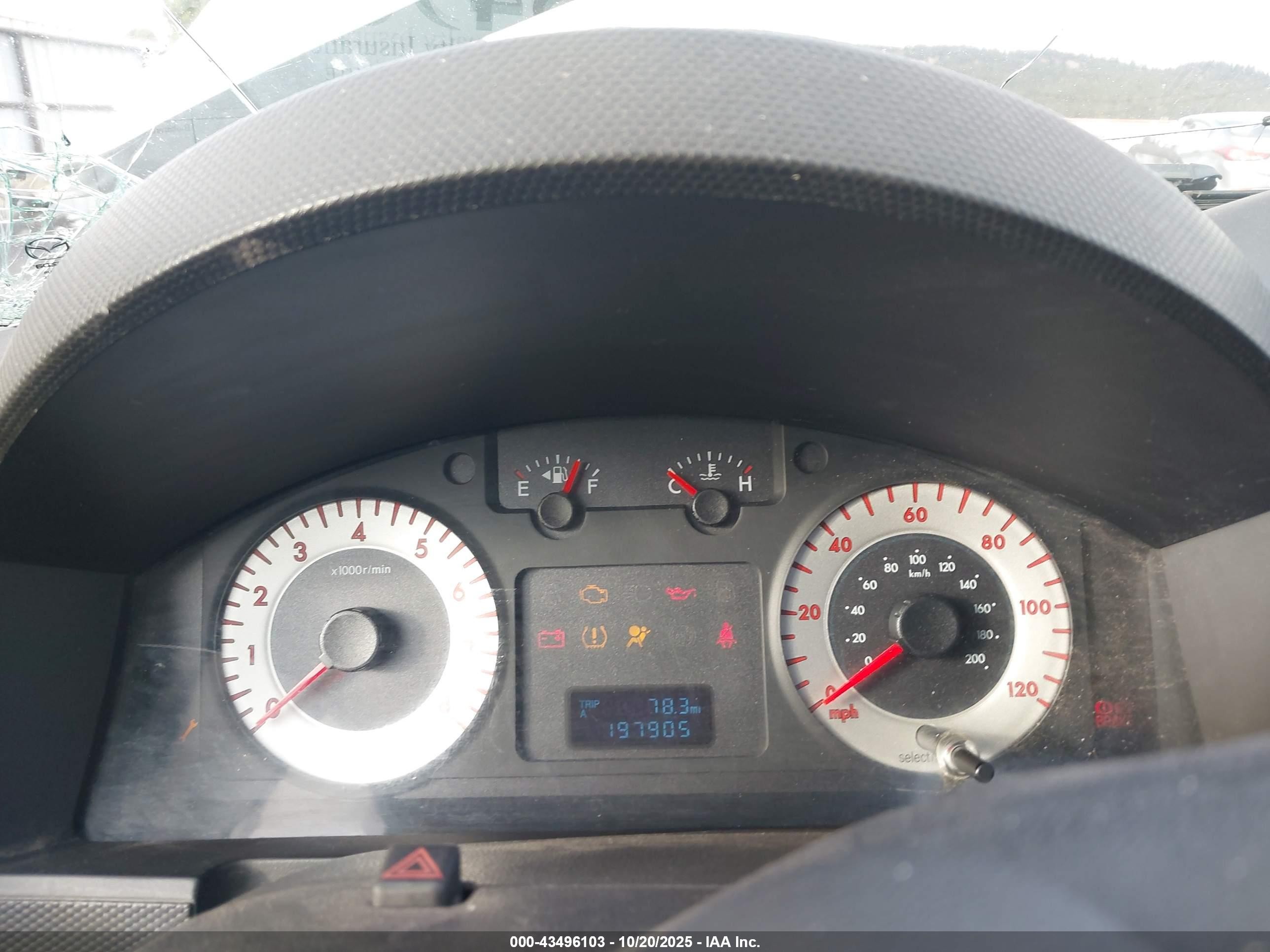 2011 Mazda Tribute I Sport Silver vin: 4F2CY9C75BKM03501