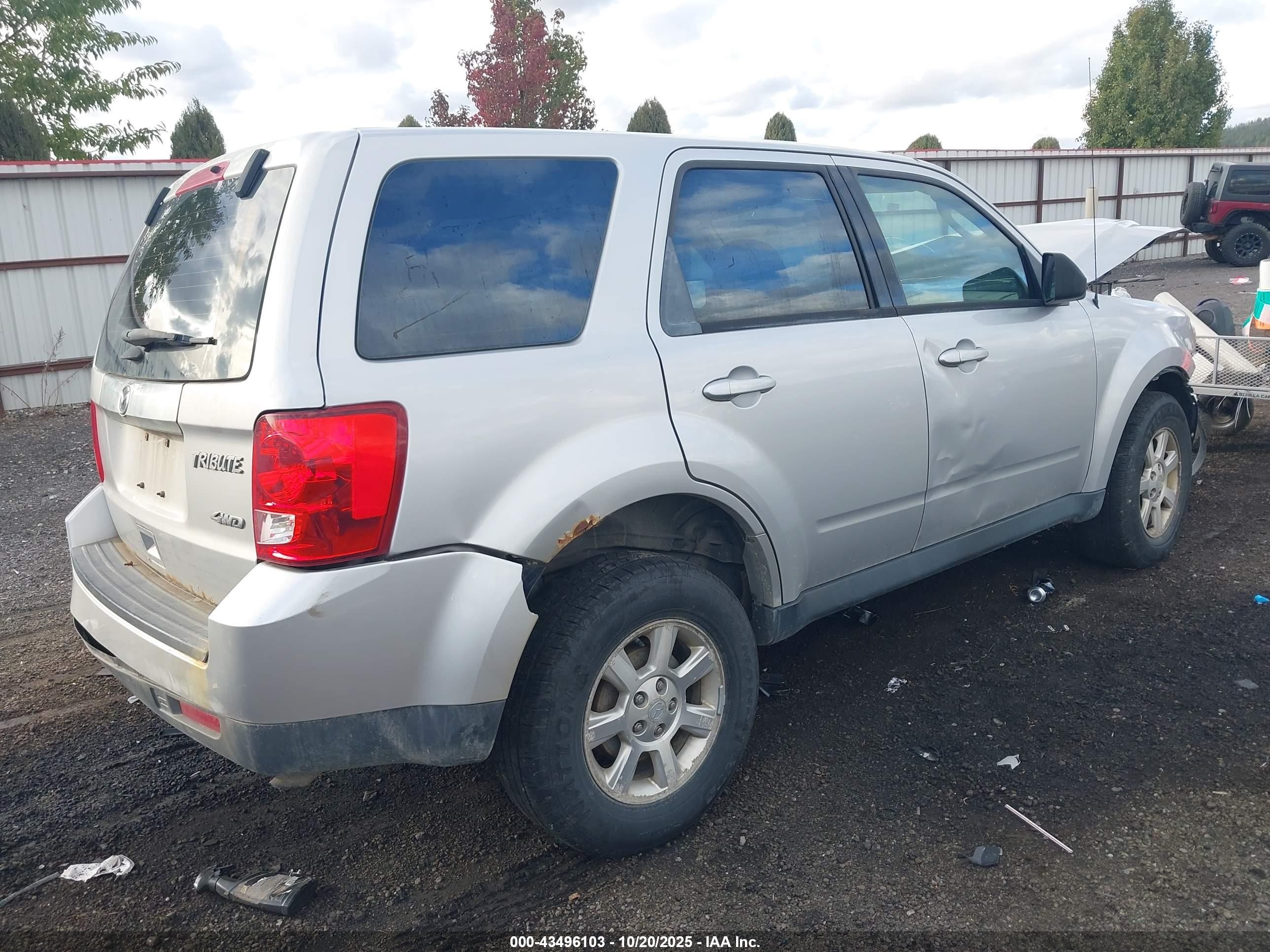 2011 Mazda Tribute I Sport Silver vin: 4F2CY9C75BKM03501