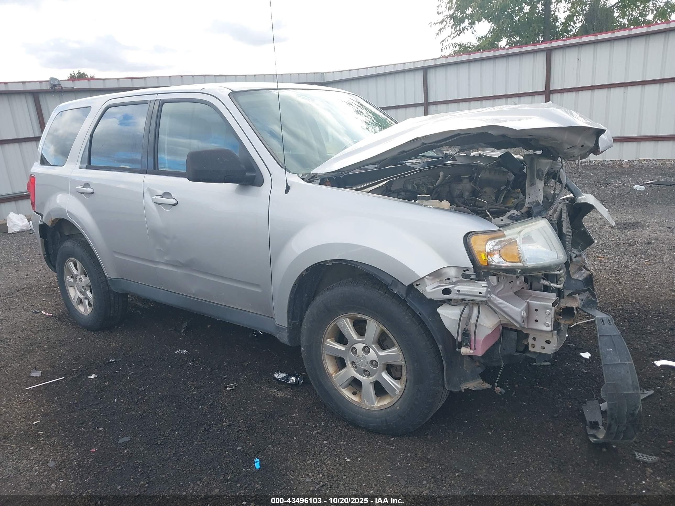 2011 Mazda Tribute I Sport Серебряный vin: 4F2CY9C75BKM03501