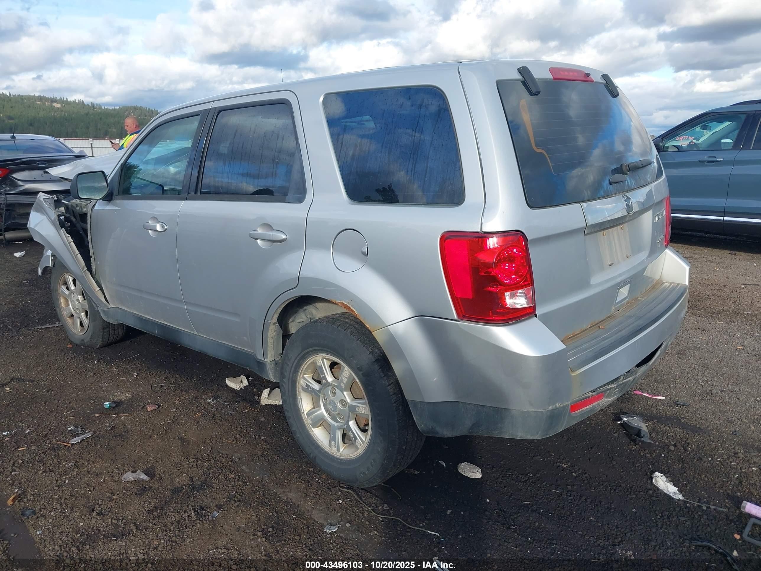 2011 Mazda Tribute I Sport Silver vin: 4F2CY9C75BKM03501