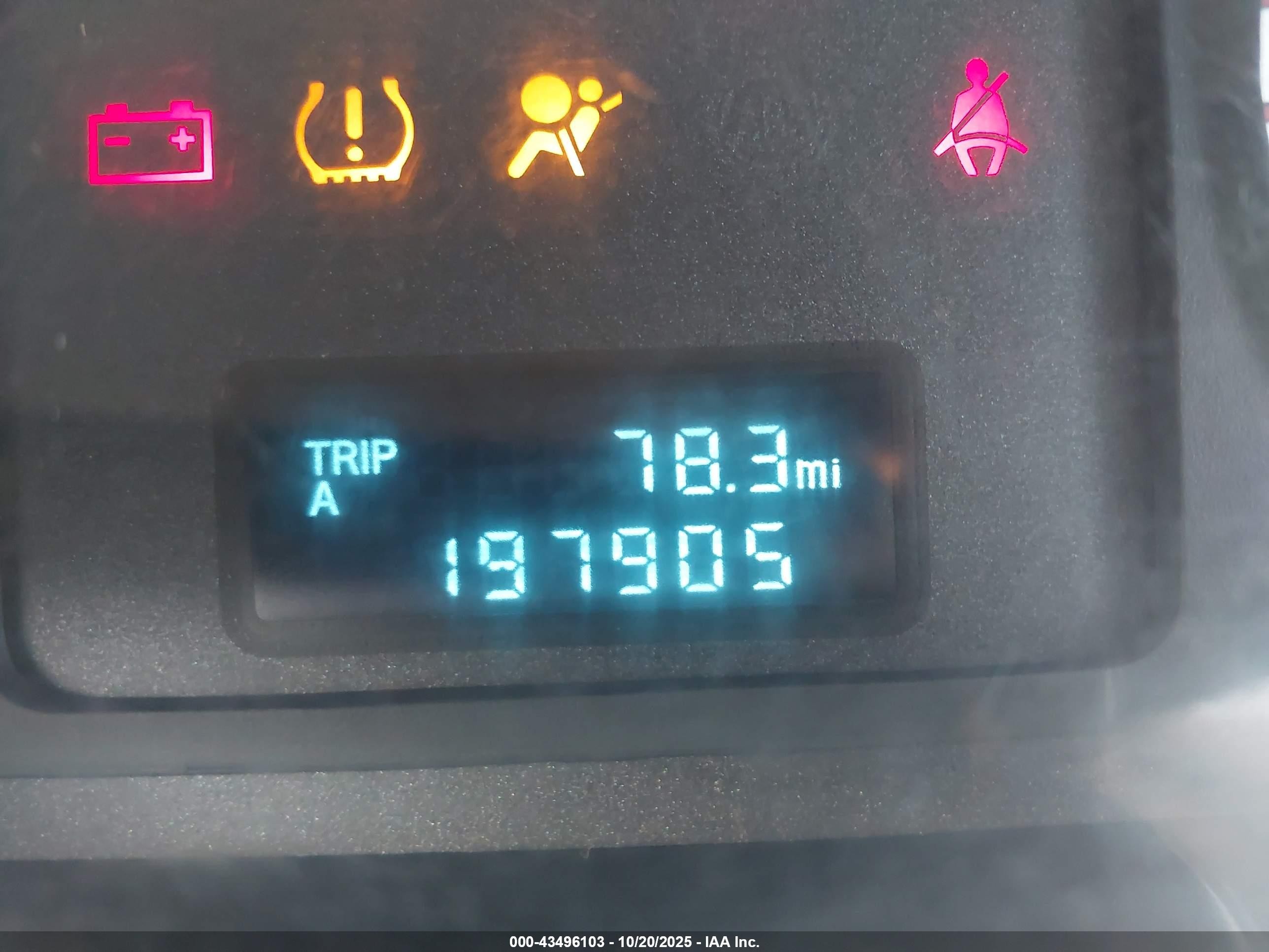 2011 Mazda Tribute I Sport Silver vin: 4F2CY9C75BKM03501