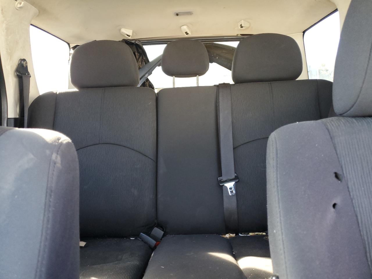 2011 Mazda Tribute I Серебряный vin: 4F2CY9C76BKM03507