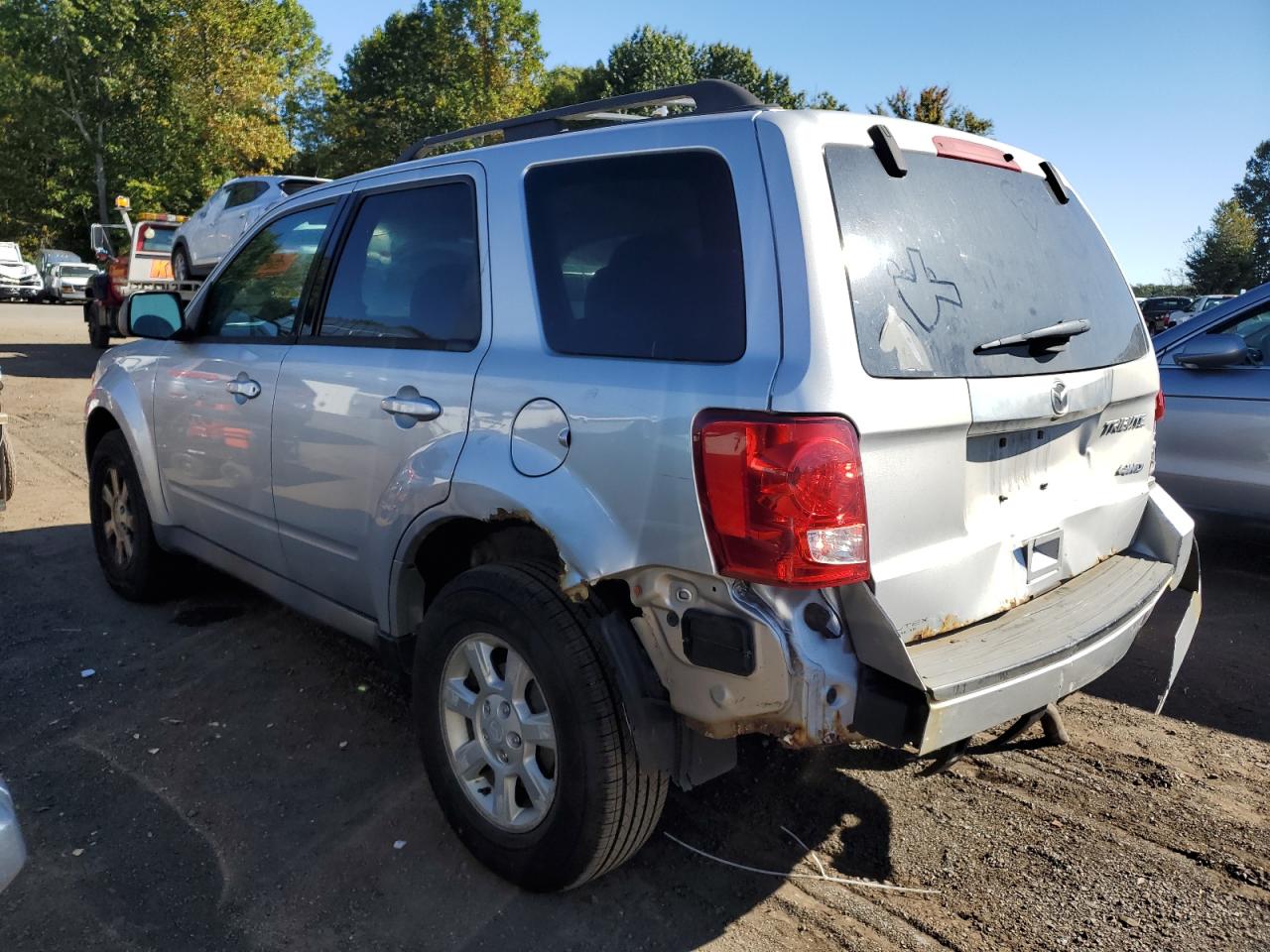 2011 Mazda Tribute I Серебряный vin: 4F2CY9C76BKM03507