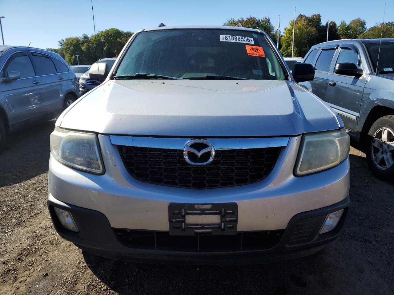 2011 Mazda Tribute I Серебряный vin: 4F2CY9C76BKM03507
