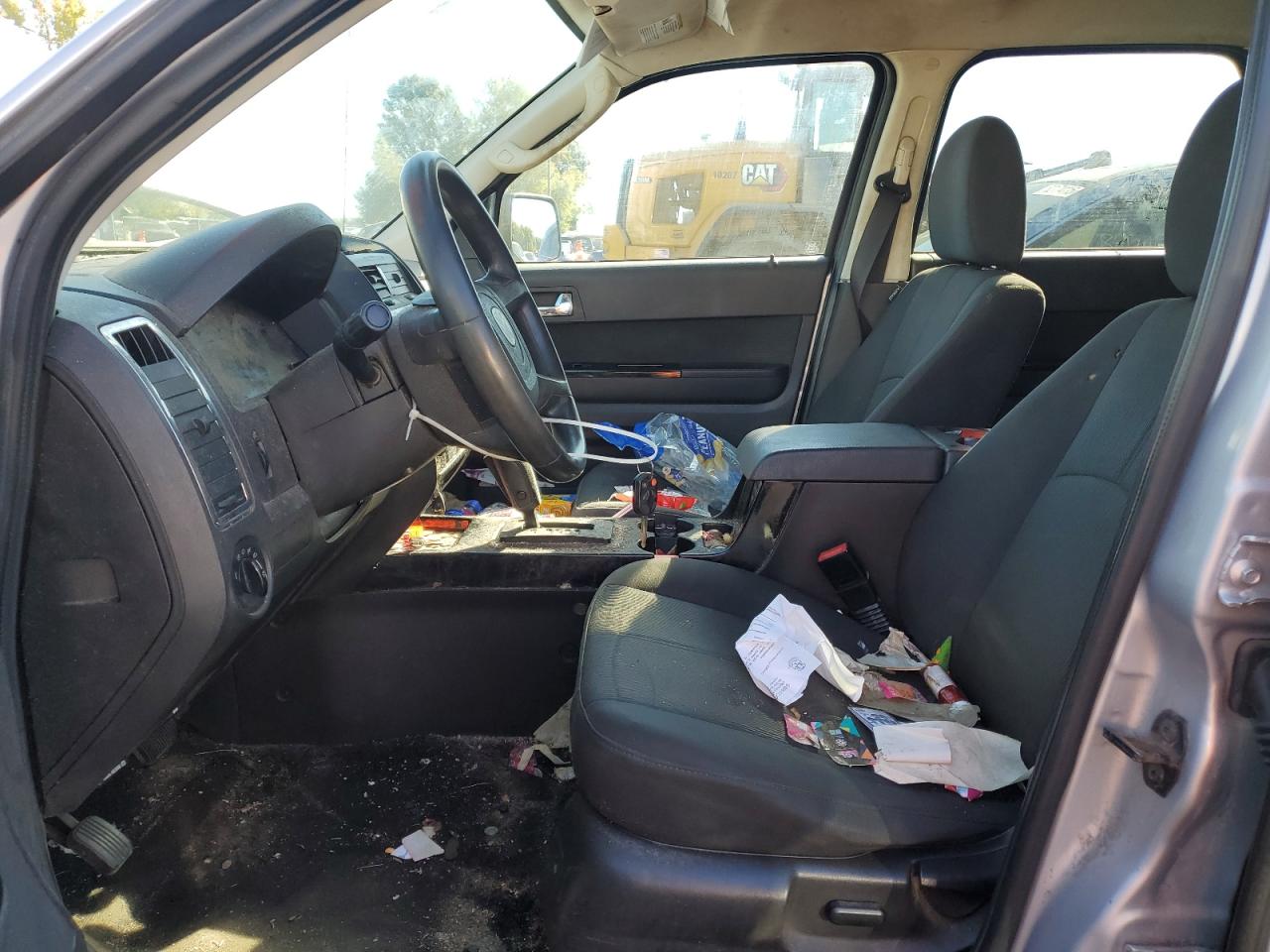 2011 Mazda Tribute I Серебряный vin: 4F2CY9C76BKM03507