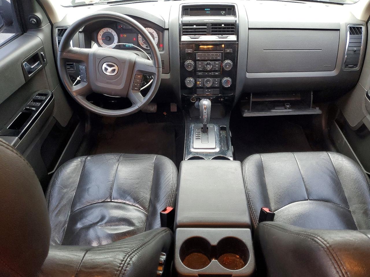 2011 Mazda Tribute I Серебряный vin: 4F2CY9C76BKM06892