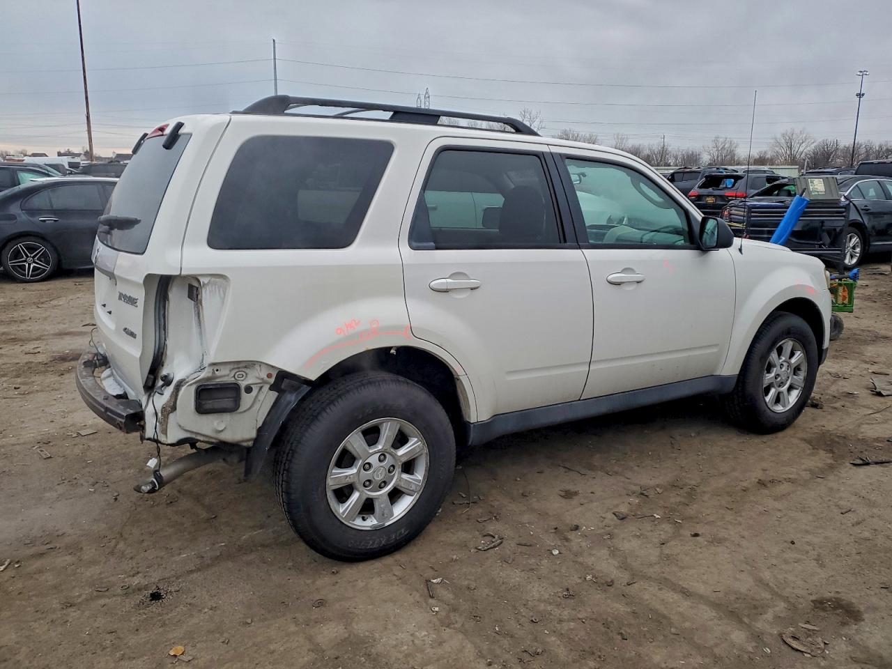 2011 Mazda Tribute I Белый vin: 4F2CY9C78BKM05842