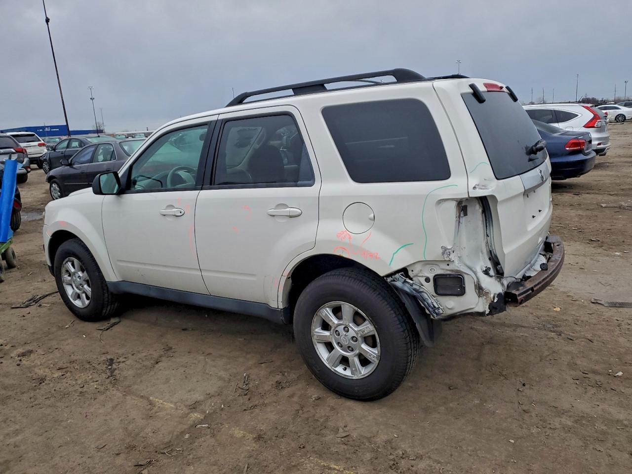 2011 Mazda Tribute I Белый vin: 4F2CY9C78BKM05842