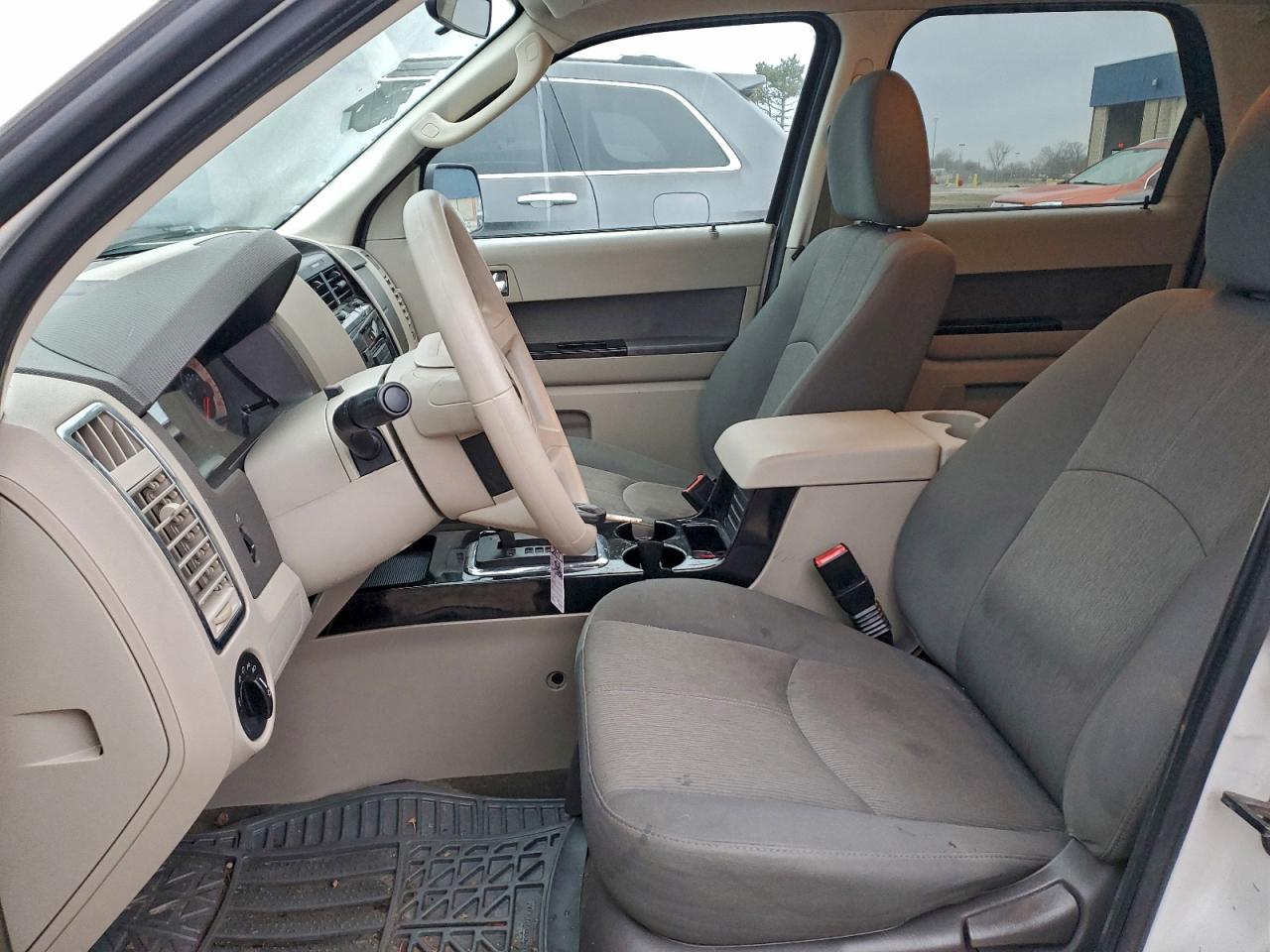 2011 Mazda Tribute I Белый vin: 4F2CY9C78BKM05842
