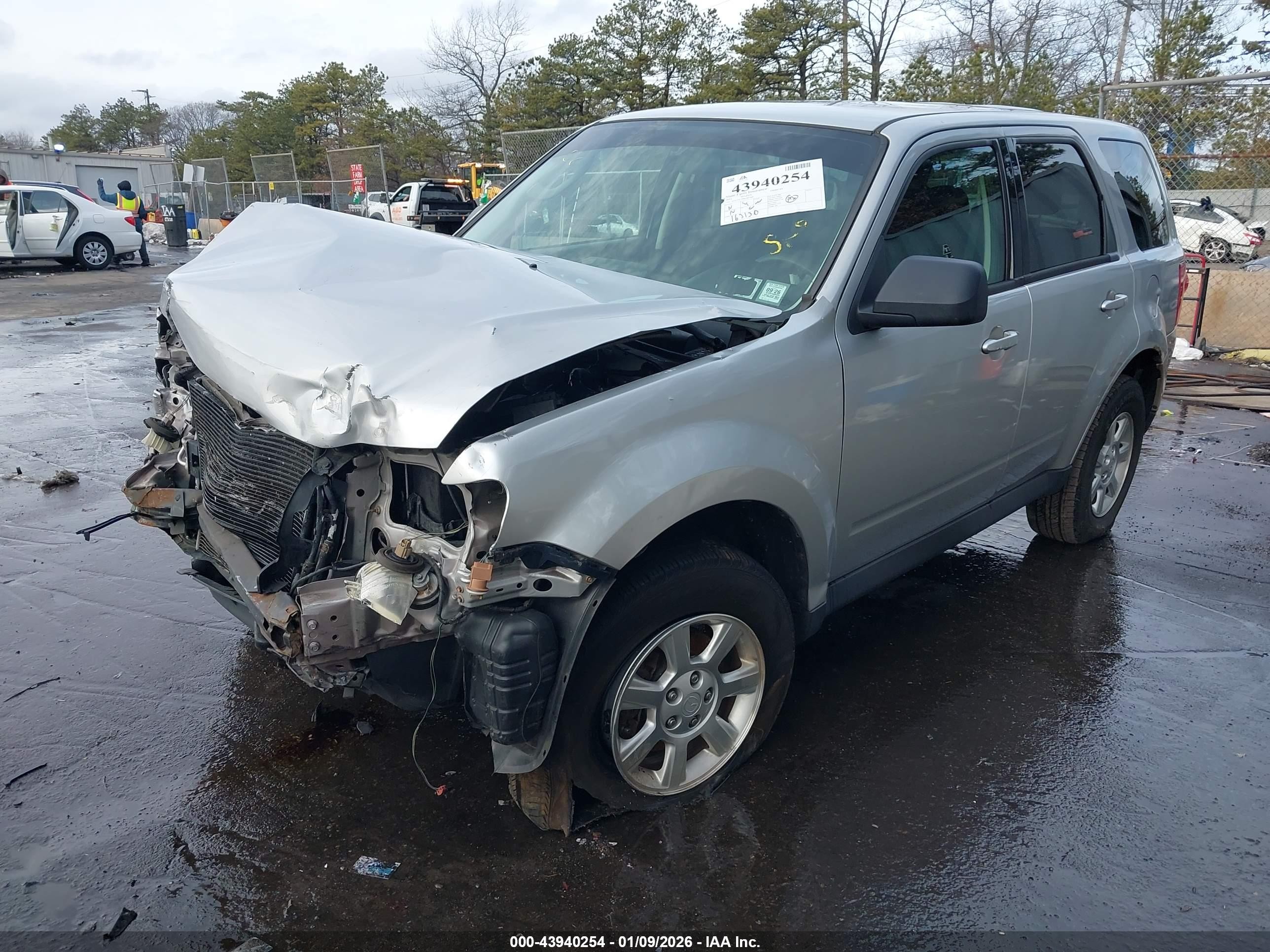 2011 Mazda Tribute I Sport Silver vin: 4F2CY9C79BKM07468