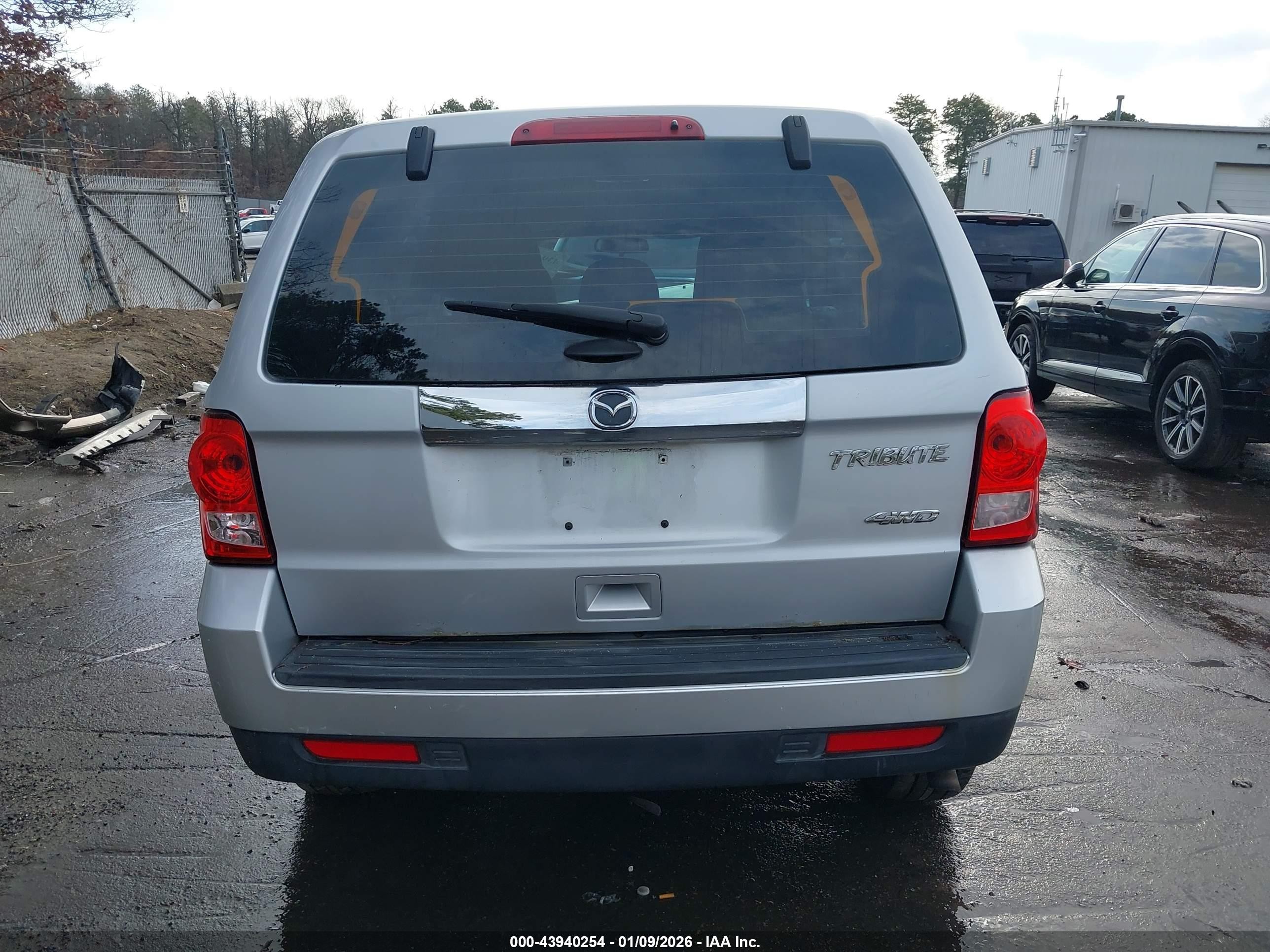 2011 Mazda Tribute I Sport Silver vin: 4F2CY9C79BKM07468