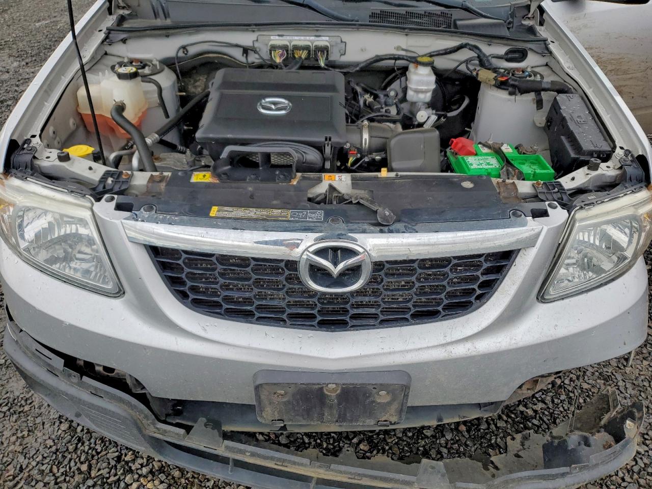 2011 Mazda Tribute S Silver vin: 4F2CY9GG9BKM07206