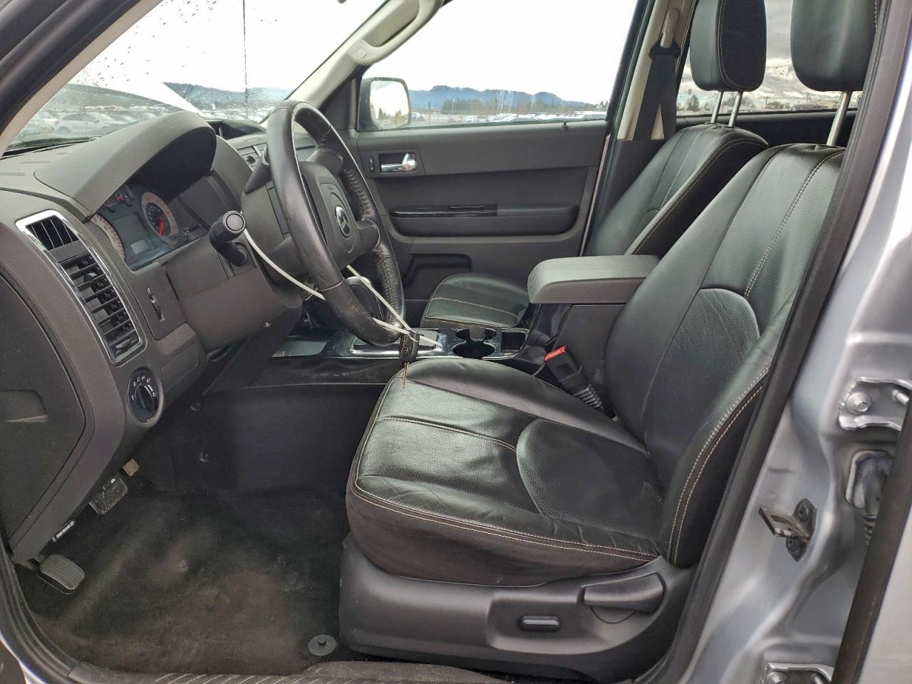 2011 Mazda Tribute S Silver vin: 4F2CY9GG9BKM07206