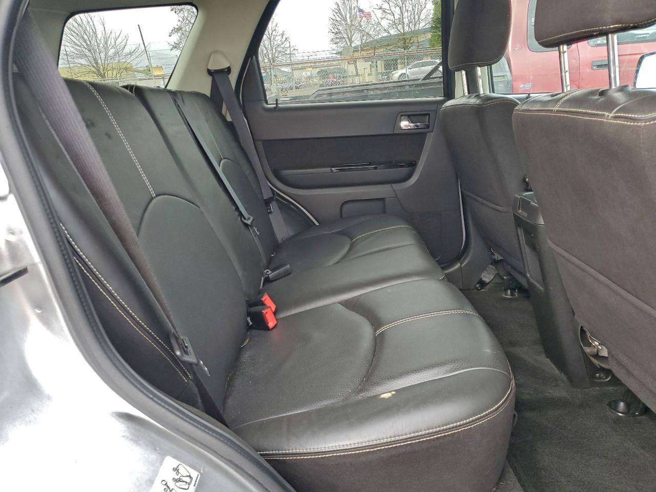 2011 Mazda Tribute S Silver vin: 4F2CY9GG9BKM07206