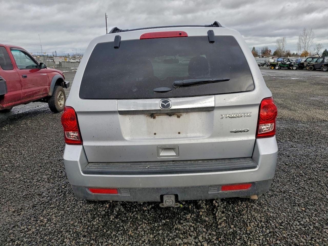 2011 Mazda Tribute S Silver vin: 4F2CY9GG9BKM07206