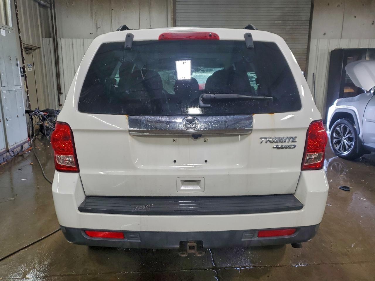 2011 Mazda Tribute S White vin: 4F2CY9GGXBKM01348